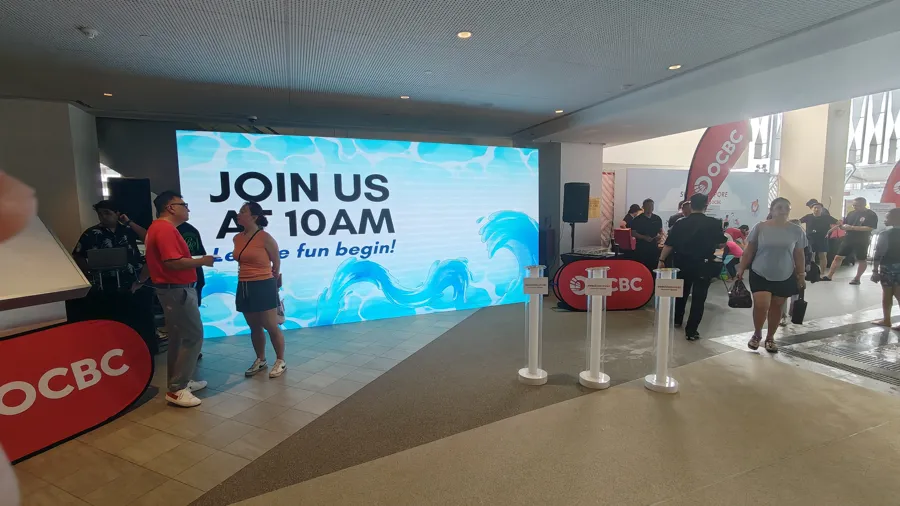 LED wall at a mall roadshow entrance